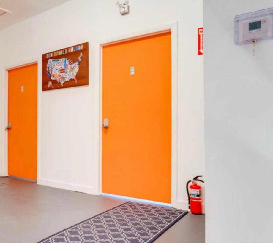 Miami On A Budget - Free Dinner -Coffee - Tea - Every Day-Female Only Dorms - Men Only Dorms - Under New Management Kültér fotó