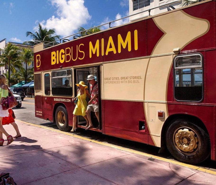 Miami On A Budget - Free Dinner -Coffee - Tea - Every Day-Female Only Dorms - Men Only Dorms - Under New Management Kültér fotó